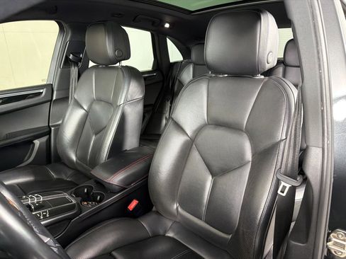 Used 2018 Porsche Macan image 14