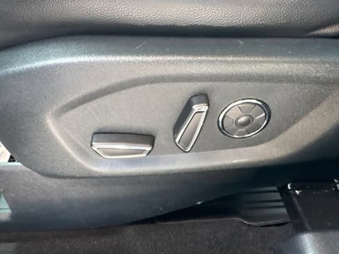Used 2018 Ford Explorer Limited w/ Equipment Group 301A AWD/4WD image 24