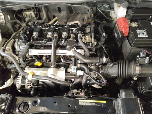 Used 2020 Nissan Versa S FWD image 30