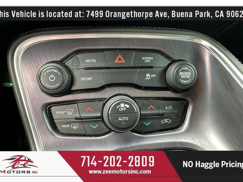 Used 2018 Dodge Challenger SXT image 33