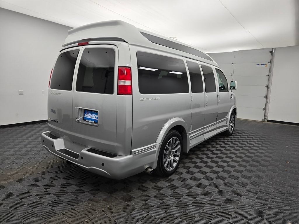 Used 2021 Chevrolet Express 2500 w/ Enhanced Convenience Package RWD image 2