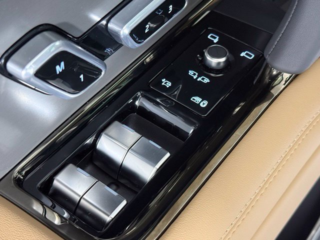 New 2027 Land Rover Range Rover Sport SE AWD/4WD image 23