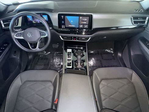 Used 2025 Volkswagen Atlas Cross Sport SE image 24