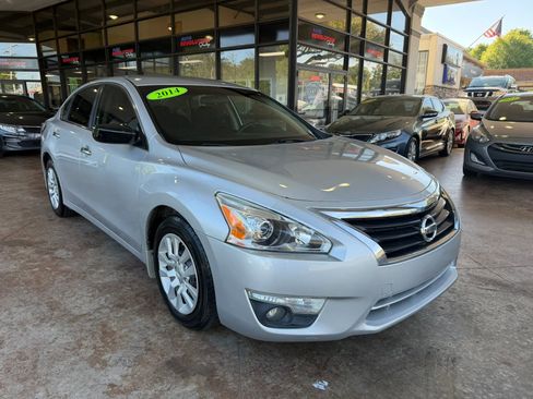 Used 2014 Nissan Altima 2.5 S w/ Display Audio Package image 1