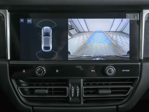 Used 2022 Porsche Macan GTS image 30