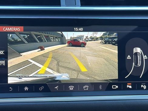 Used 2018 Land Rover Range Rover Velar R-Dynamic HSE AWD/4WD image 24