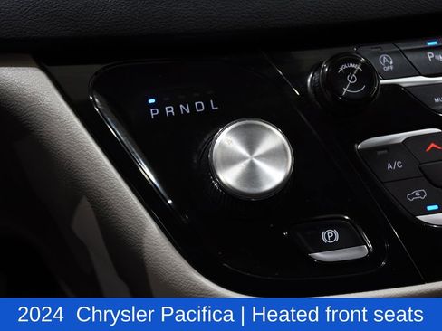 Used 2024 Chrysler Pacifica Touring-L image 24