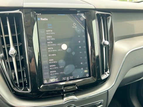 New 2025 Volvo XC60 B5 Core w/ Climate Package image 18