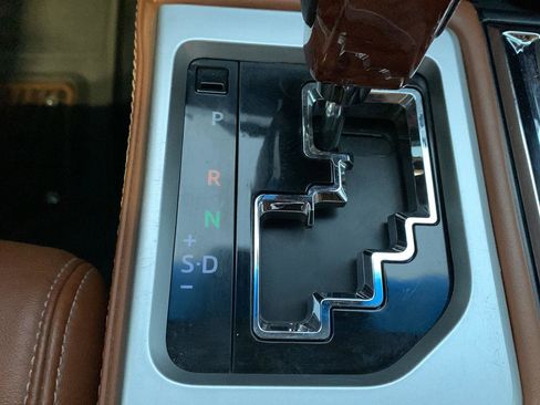 Used 2014 Toyota Tundra Platinum image 16