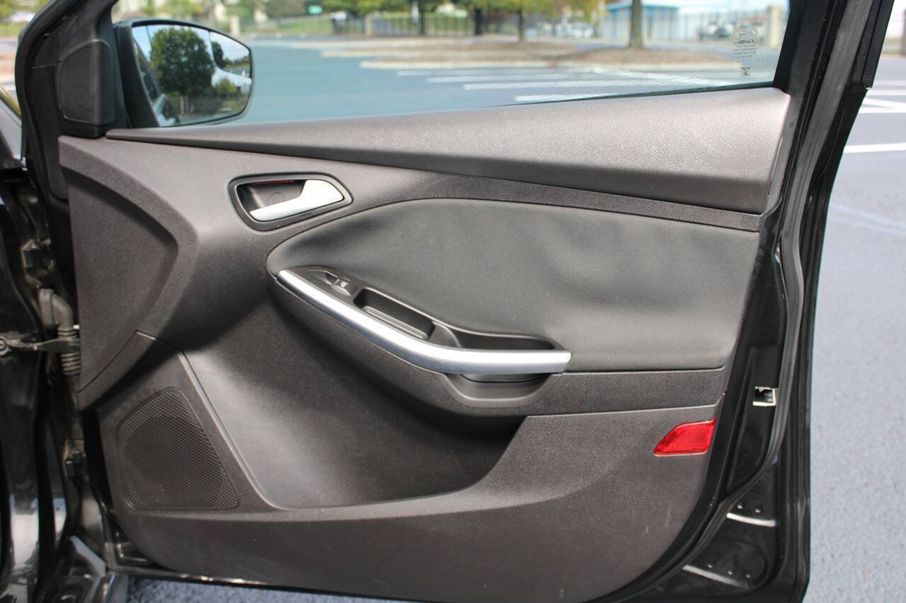 Used 2014 Ford Focus ST w/ Equipment Group 202A FWD image 20
