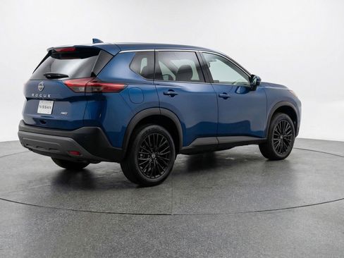 Used 2025 Nissan Rogue SV image 9