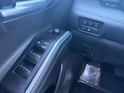 Certified 2025 Toyota Highlander Limited image 22