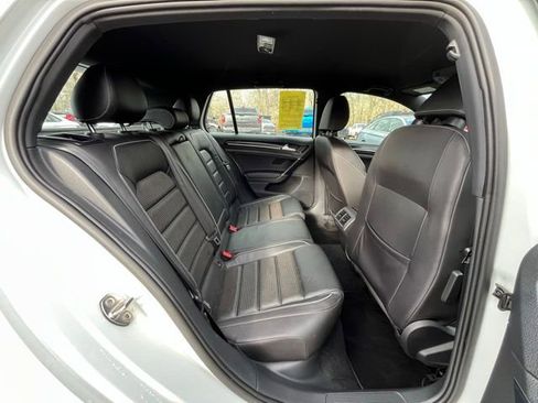 Used 2019 Volkswagen Golf R 4-Door image 18