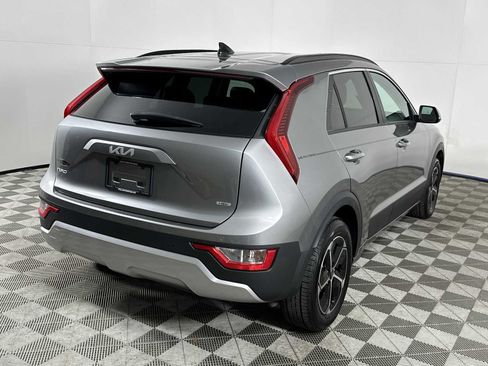 Used 2023 Kia Niro EX image 8