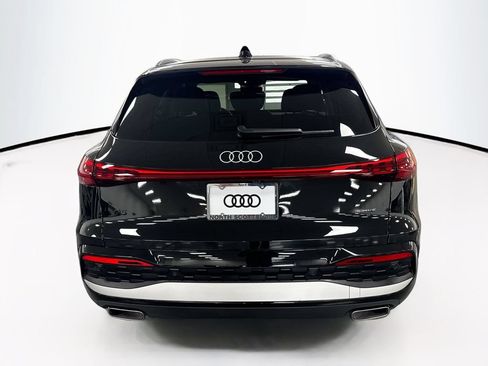 Used 2025 Audi Q5 Premium Plus w/ Premium Plus AWD/4WD image 6