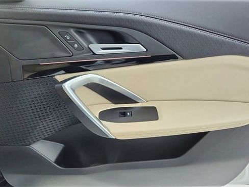 Used 2025 BMW X2 xDrive28i image 23