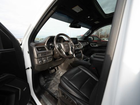 Used 2021 Chevrolet Tahoe Z71 w/ Z71 Signature Package image 8