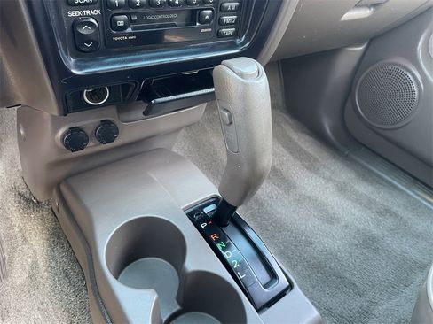 Used 2000 Toyota Tacoma PreRunner image 25