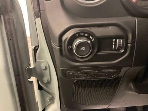 Used 2024 Jeep Wrangler Unlimited Sahara AWD/4WD image 14