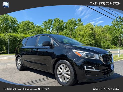 Used 2019 Kia Sedona LX FWD image 1