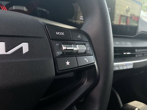 Used 2025 Kia K4 FWD image 28
