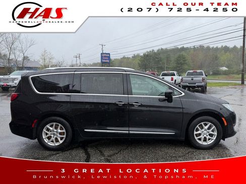 Used 2020 Chrysler Pacifica Touring-L FWD image 7