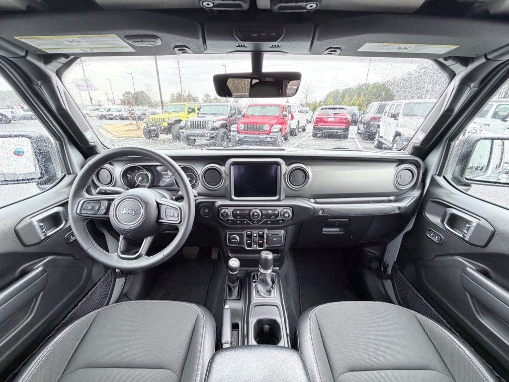 Used 2023 Jeep Gladiator Sport AWD/4WD image 18