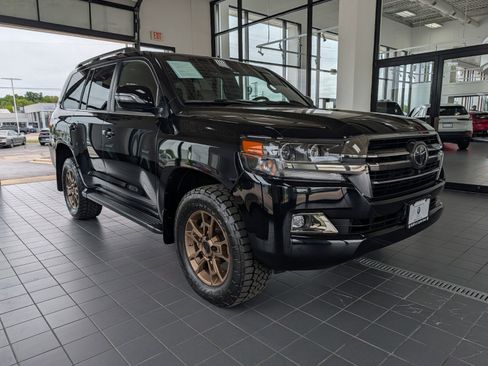 Used 2020 Toyota Land Cruiser Heritage Edition AWD/4WD image 1