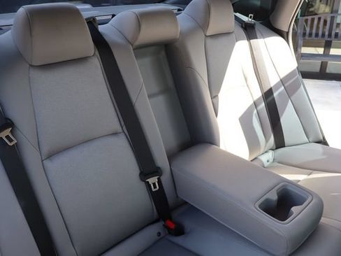 Used 2018 Honda Accord LX image 12