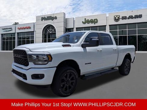 Used 2024 RAM 2500 Big Horn w/ Night Edition AWD/4WD image 7