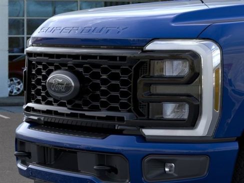 New 2026 Ford F250 Lariat w/ Black Appearance Package AWD/4WD image 17