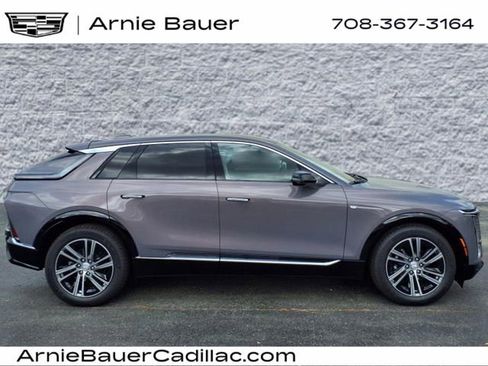 New 2025 Cadillac Lyriq Luxury image 4