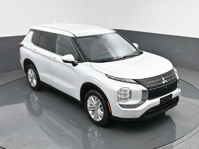 Used 2024 Mitsubishi Outlander ES AWD/4WD image 23