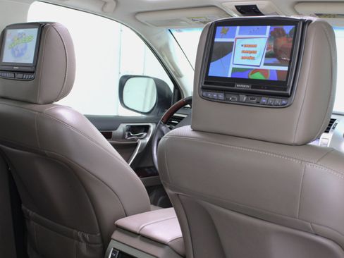 Used 2017 Lexus GX 460 Premium image 44