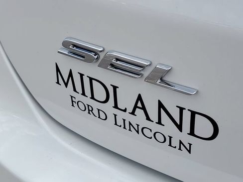 Certified 2024 Ford Edge SEL w/ Convenience Package AWD/4WD image 8