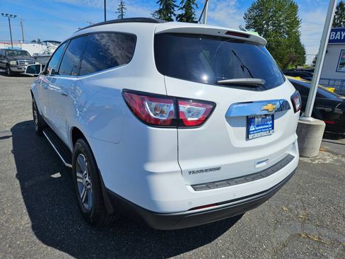 Used 2017 Chevrolet Traverse LT FWD image 3