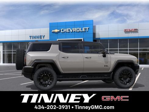 New 2026 GMC Hummer EV SUV w/ LPO, Dark Essentials Package AWD/4WD image 5