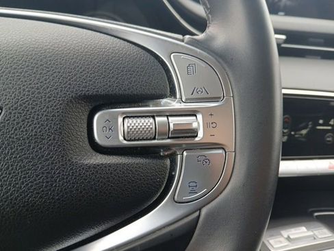 Used 2025 Genesis GV70 2.5T AWD/4WD image 24