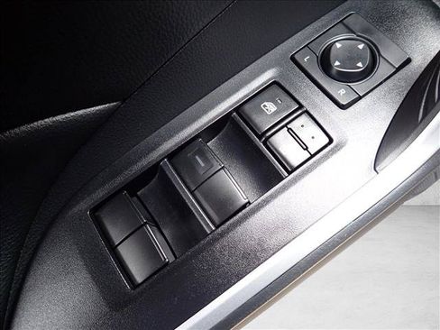 Used 2022 Toyota RAV4 LE AWD/4WD image 12