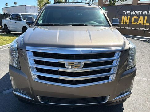 Used 2015 Cadillac Escalade ESV Luxury RWD image 3