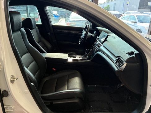 Used 2018 Honda Accord Sport image 30