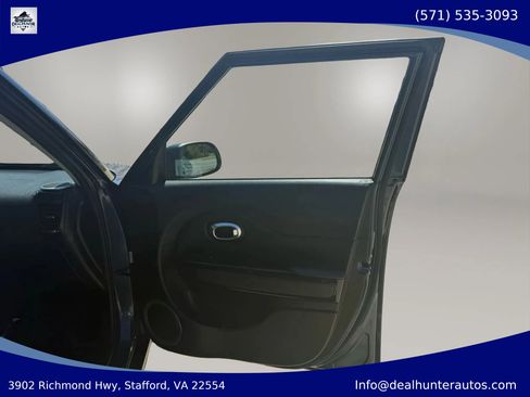 Used 2014 Kia Soul ! FWD image 12