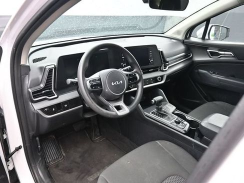 Used 2025 Kia Sportage LX FWD image 16