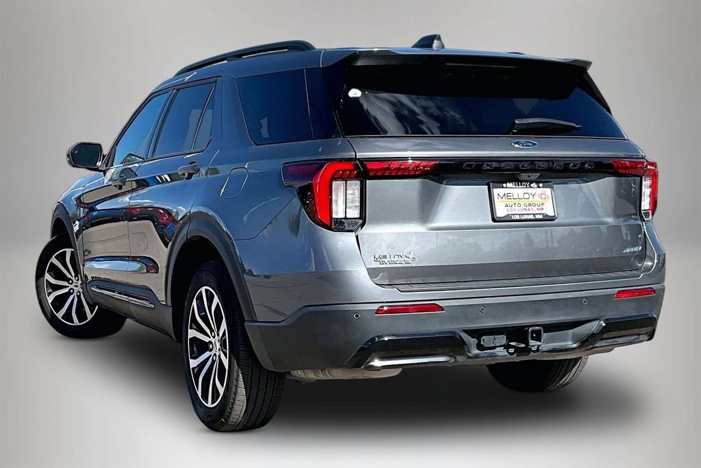 Used 2025 Ford Explorer ST-Line AWD/4WD image 4