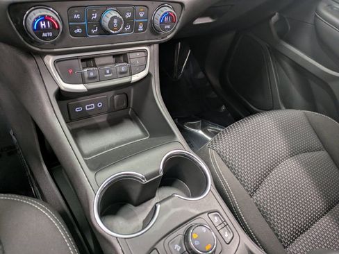 Used 2022 GMC Terrain SLE w/ Driver Convenience Package image 13