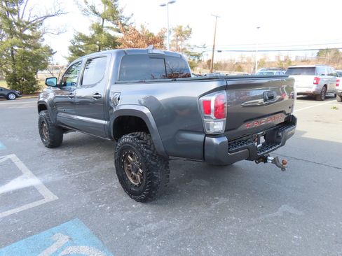 Used 2021 Toyota Tacoma TRD Sport image 8
