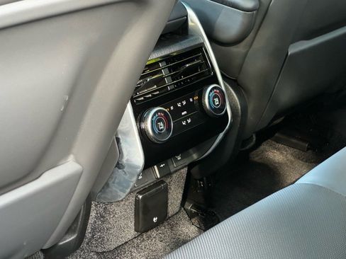 New 2025 Land Rover Range Rover SE image 17