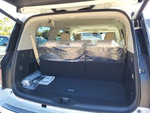 New 2026 Nissan Armada Platinum image 5