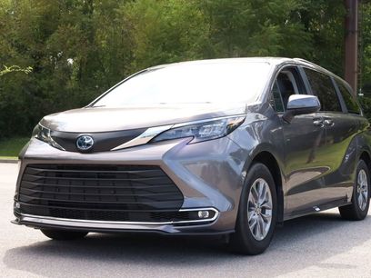 Used 2024 Toyota Sienna XLE