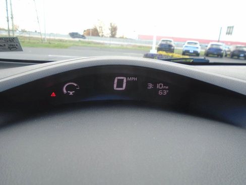 Used 2017 Nissan Leaf SV w/ Premium Package image 17